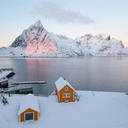 The Famous Yellow House Reine Exterior foto