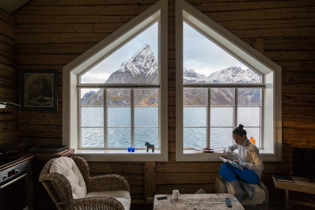 The Famous Yellow House Reine Exterior foto